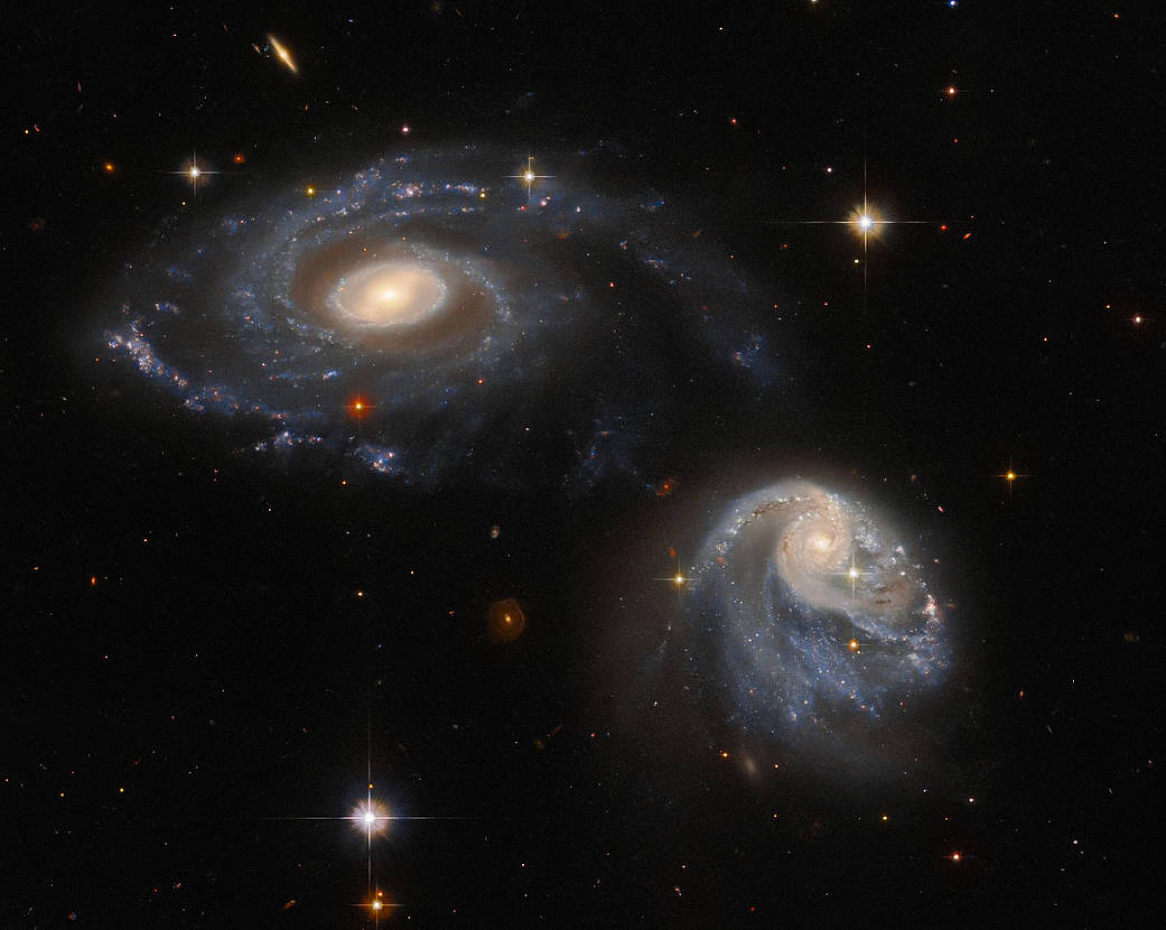 Hubble capture une paire de galaxies en interaction